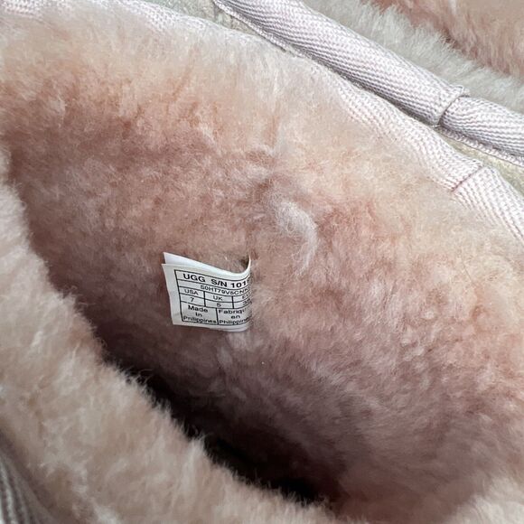 Womens 7 UGG Boots Classic Short Metallic Seashell Pink Suede Wool StoresSoldOut - Picture 15 of 16